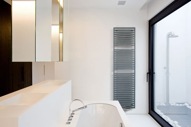 Arche-bad-grey-blue - Vasco's eco-friendly radiators